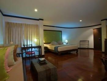 Cucumber Inn Suite Паттайя Экстерьер фото